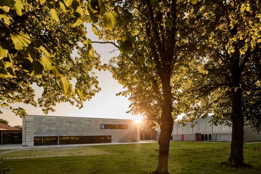 Foreninger samles bag stålfacade med karakter, Ringsted Sportscenter, Tværalle 8, 4100 Ringsted